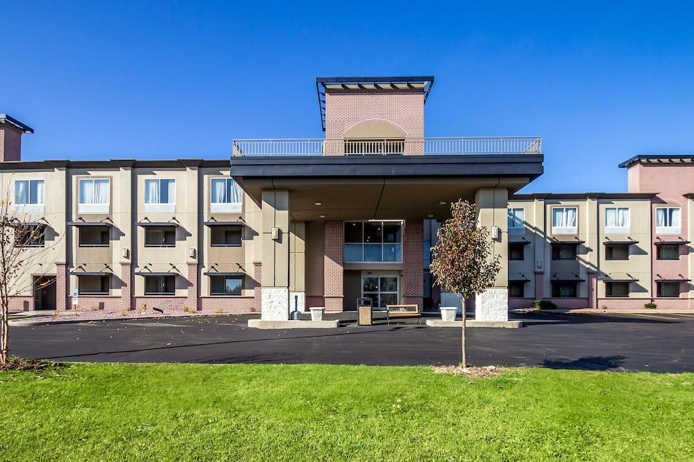 Quality Inn Milwaukee- Брукфилд Экстерьер фото