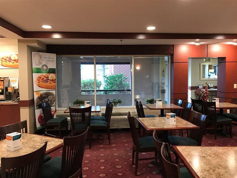 Quality Inn Milwaukee- Брукфилд Экстерьер фото