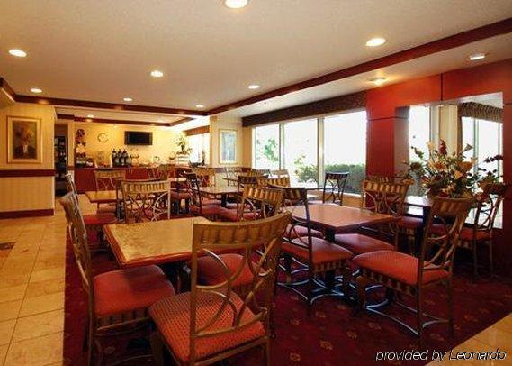 Quality Inn Milwaukee- Брукфилд Ресторан фото